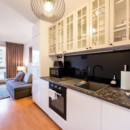 Metro Kondratowicza Velvet Apartment Varsovia Exterior foto