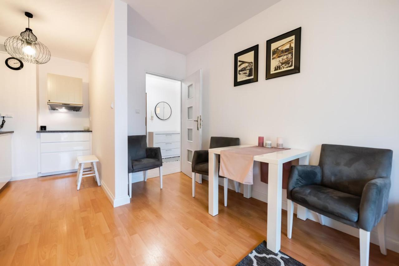Metro Kondratowicza Velvet Apartment Varsovia Exterior foto